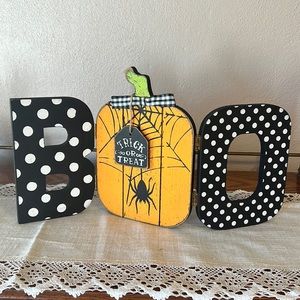 🎃2/$15, 3/$18🎃 Wooden “Boo” Sign Halloween Decoration